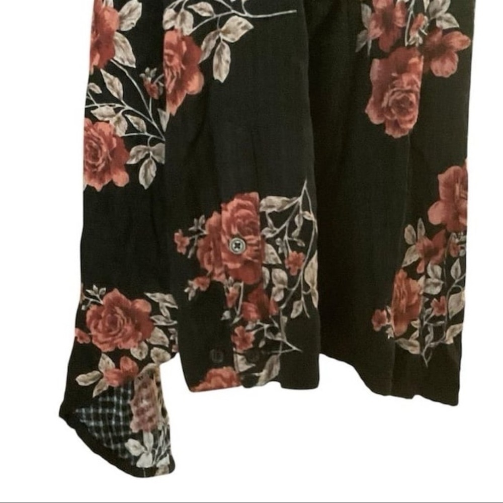 Torrid Plus Size Emma Babydoll Crinkle Gauze Button Up Black Floral Tunic Top 2​ - Picture 7 of 10